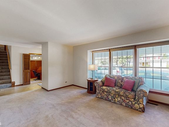 5th image of 1555 E Lake Louise Dr