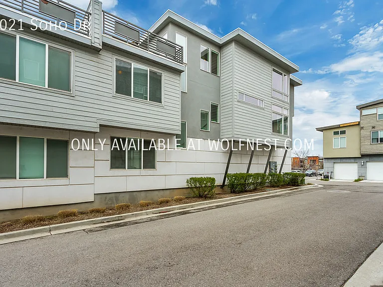 1021 Soho Dr — Photo 38
