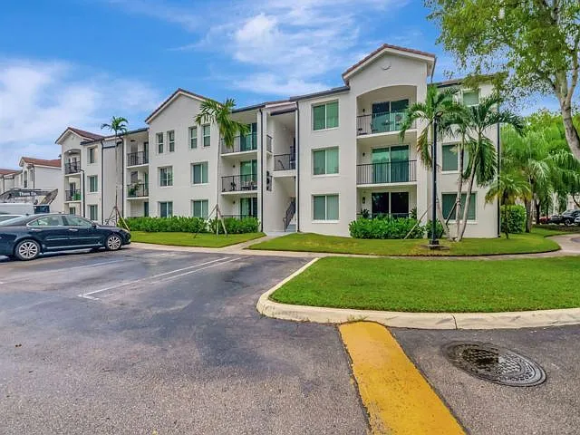 920 Villa Cir