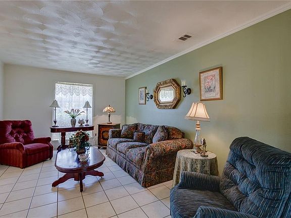 5th image of 2615 Northview Dr