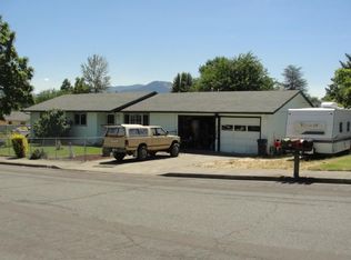 721 NW Parker Dr, Grants Pass, OR