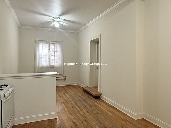 3rd image of 918 Green Bay Rd #Gor