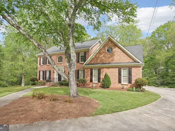 918 Guinevere Way SW, Lilburn, GA 30047