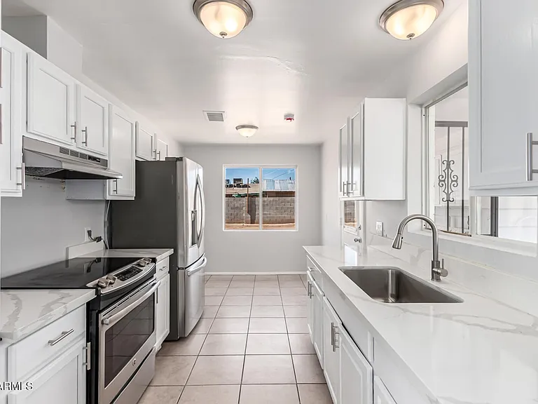 1238 E Vine Ave — Photo 7
