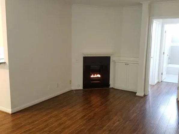 Jewel box in the heart of Brentwood. Walkers paradise. Extra large remodeled units with many amen..., 11733 Kiowa Ave APT 6, Los Angeles, CA 90049