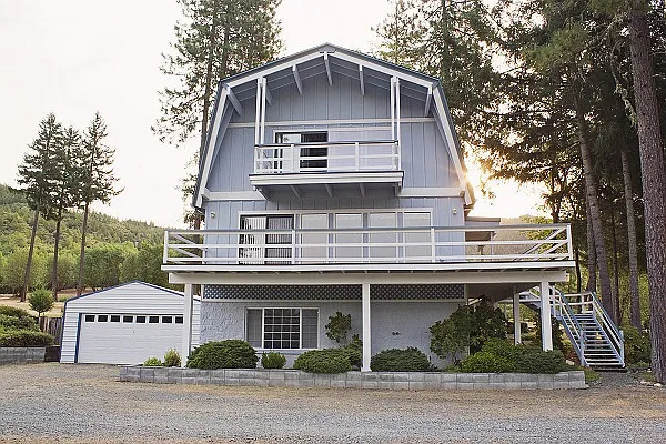 145 Shangrila Ln photo 1