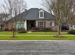 334 Plantation Crest Ct, Baton Rouge, LA 70810