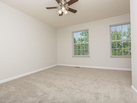 5th image of 1364 Dartmouth Ct
