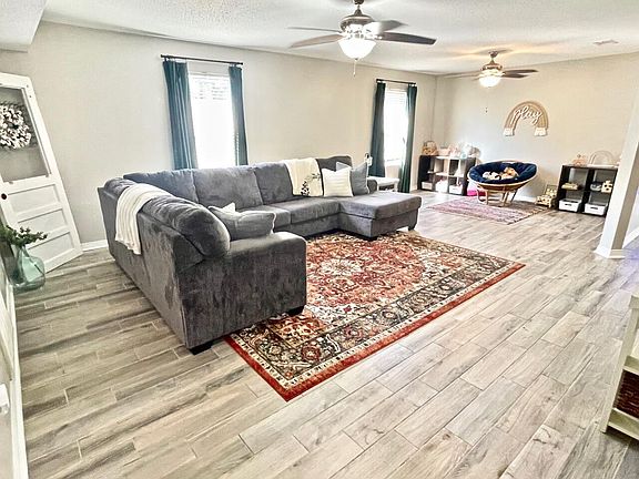 4th image of 115 Palmetto Dr