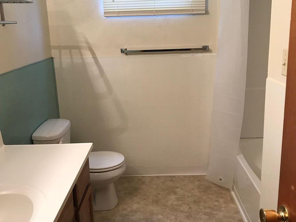1st bathroom with tub