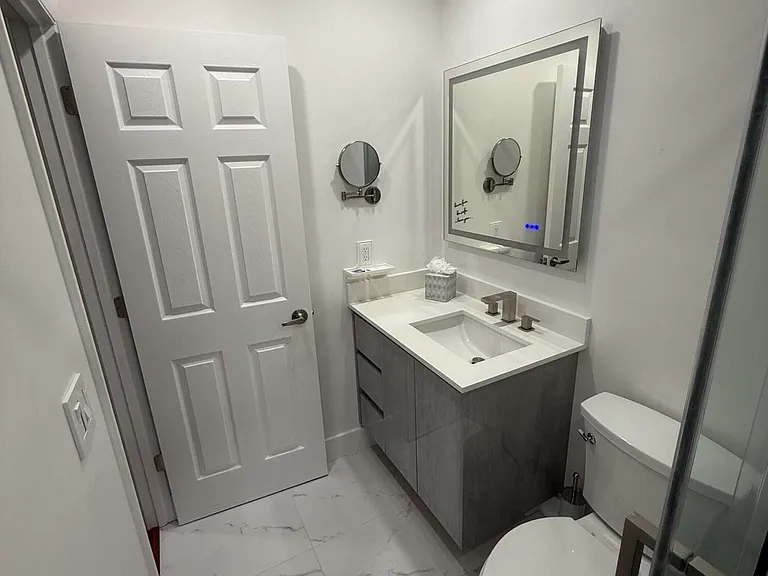 12394 Westhampton Cir — Photo 57