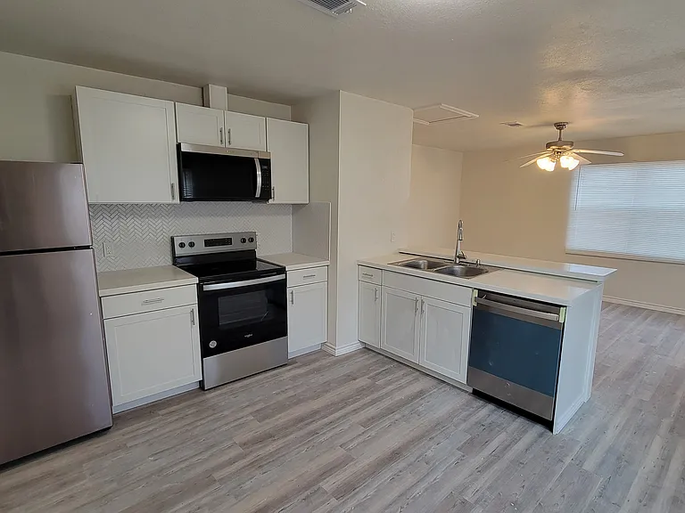 109 Will St — Photo 1