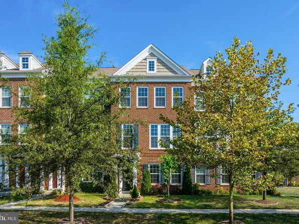 43561 Wheadon Ter, Chantilly, VA 20152