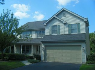 336 Colonial Cir, Geneva, IL 60134