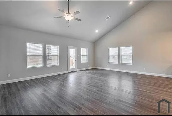 404 Dempsey Dr — Photo 10