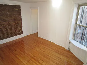 Rented by Concept Real Estate Group