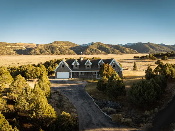 2250 E Paunsaugunt Dr, Hatch, UT 84735