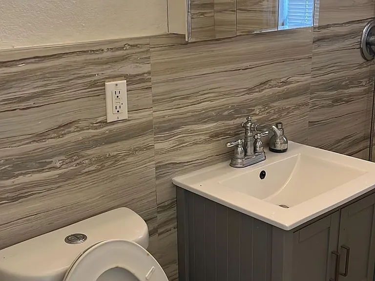 7125 Rue Granville #4 — Photo 11