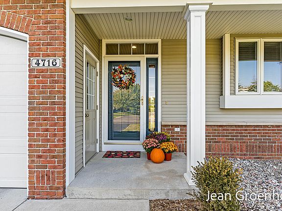 2nd image of 4716 Heritage Meadow Dr