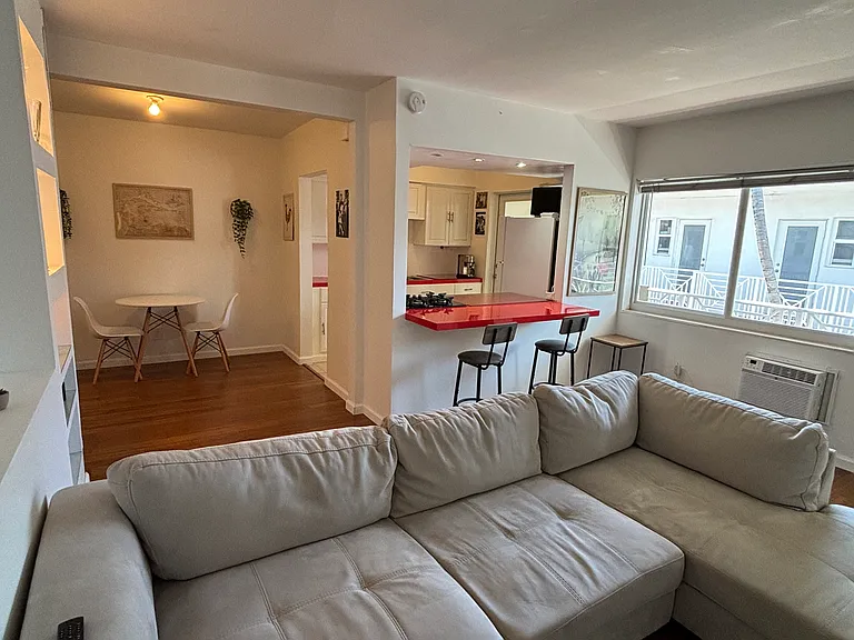 7424 Byron Ave #9B — Photo 8