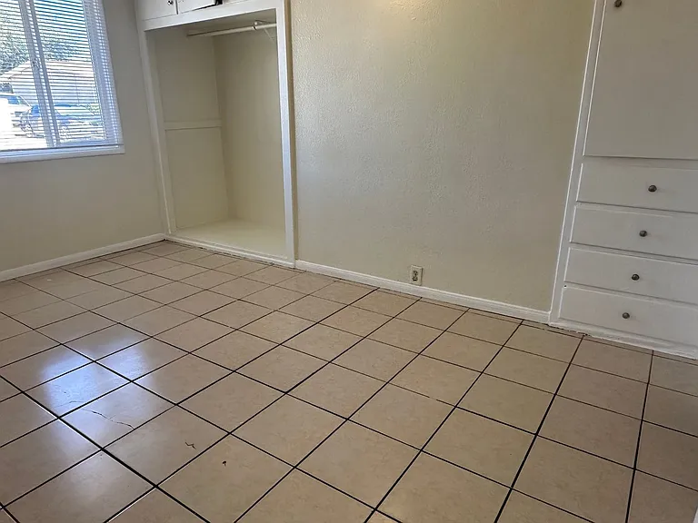 2841 B Street — Photo 7