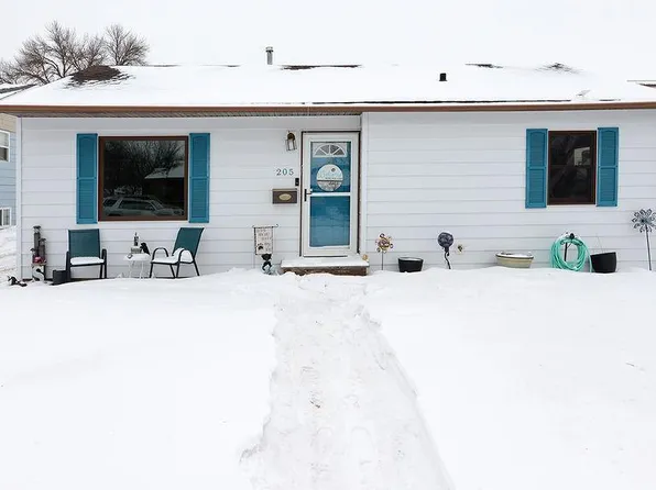 205 6th Ave W, West Fargo, ND 58078