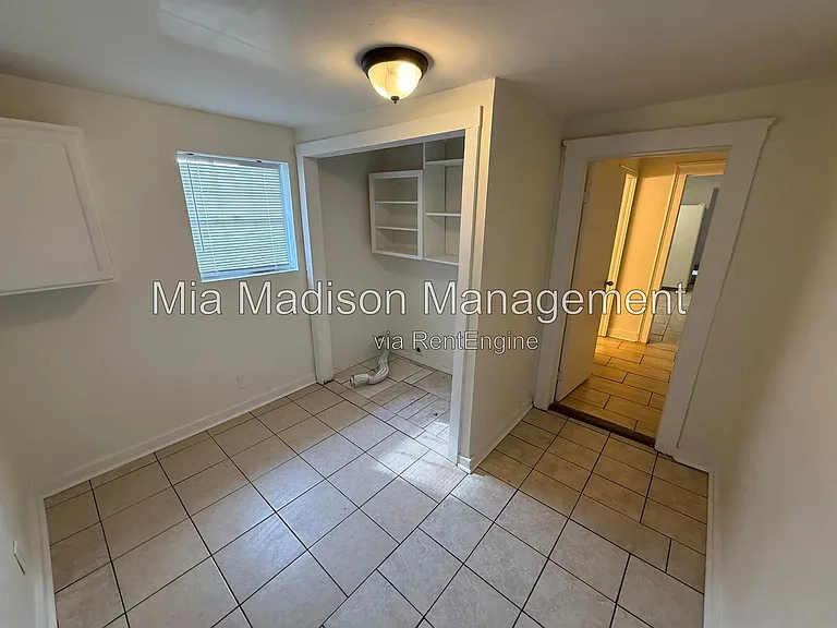 211 W 59th St #A — Photo 34