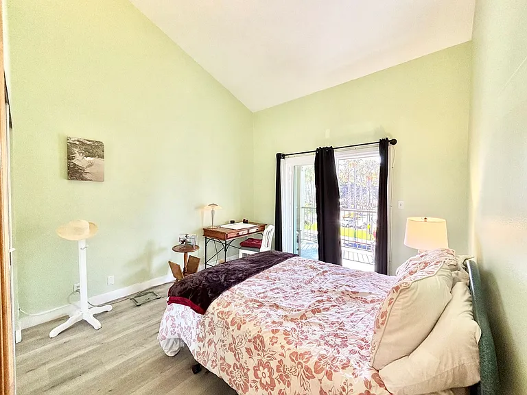 550 Ebbtide Cir — Photo 15
