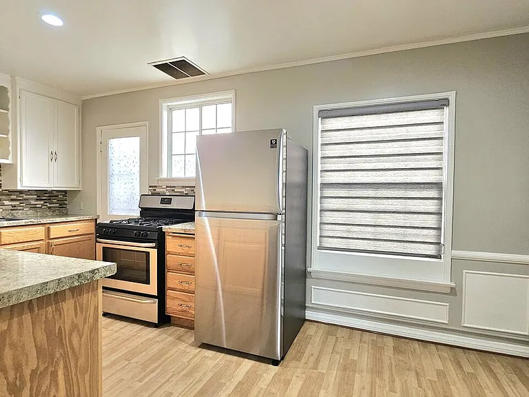 1022 S Norton Ave #B — Photo 12