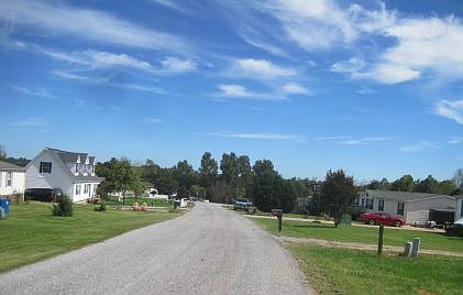 5th image of 124 Woodfield Dr