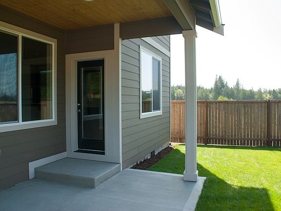 5th image of 3730 Maritime Dr SW