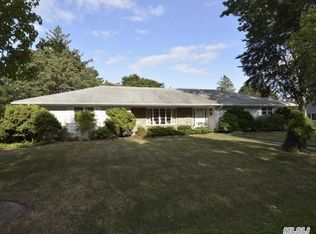 333 Greene Ave, Sayville, NY 11782