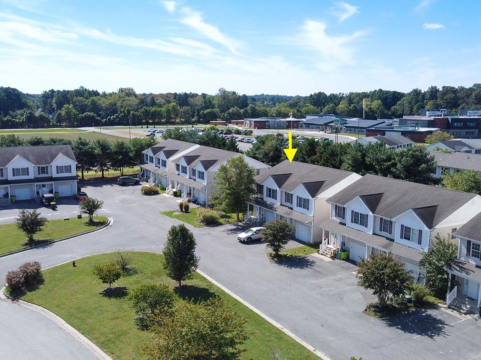 1st image of 122 Main Sail Dr