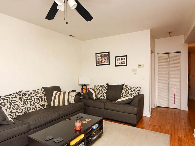 6305 N Claremont Ave #3 — Photo 11