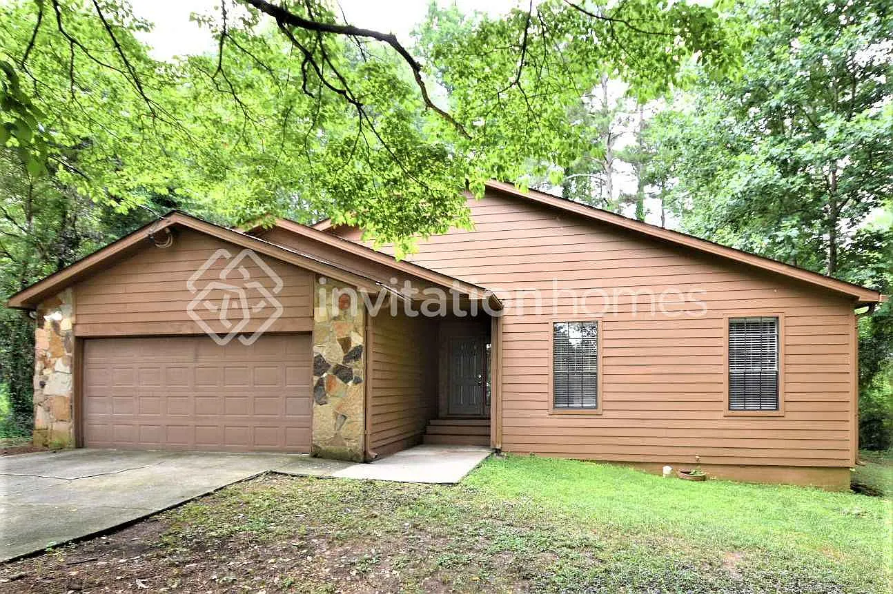 2399 Stonebridge Ln Duluth, GA 30096 — Photo 1