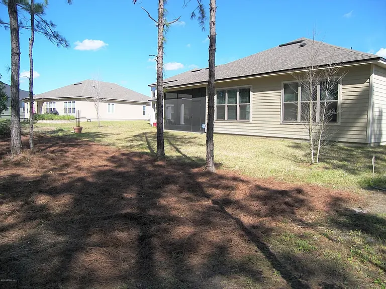 702 Charter Oaks Blvd — Photo 13