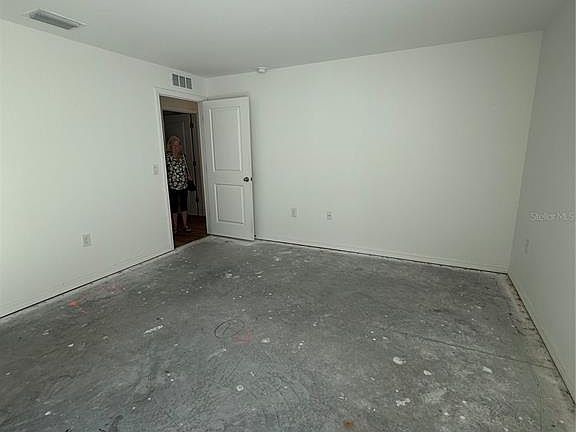 5th image of 5436 N CHAMBERLAIN BOULEVARD