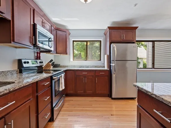 16 Crestview Dr #16, Malden, MA 02148