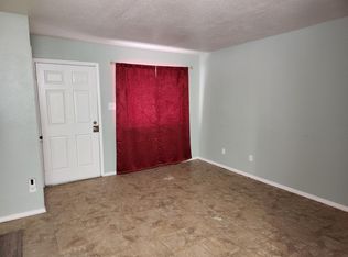 302 W Mescalero Rd #B, Roswell, NM 88201
