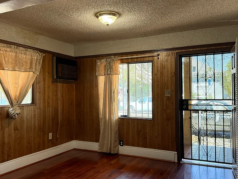 114 S Fresno St — Photo 40