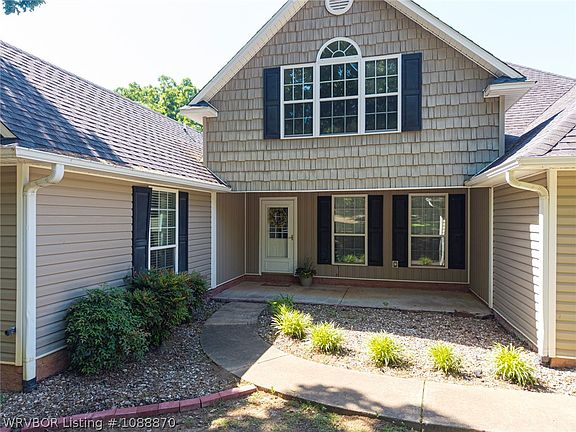 3rd image of 1415 Thomas Hill Dr