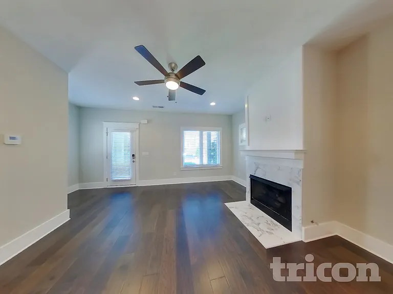 1248 Hillwood Private Cv — Photo 3