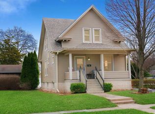 1109 N Cherry St, Galesburg, IL 61401