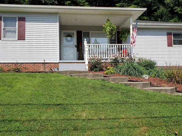 245 School St, Bremen, OH 43107