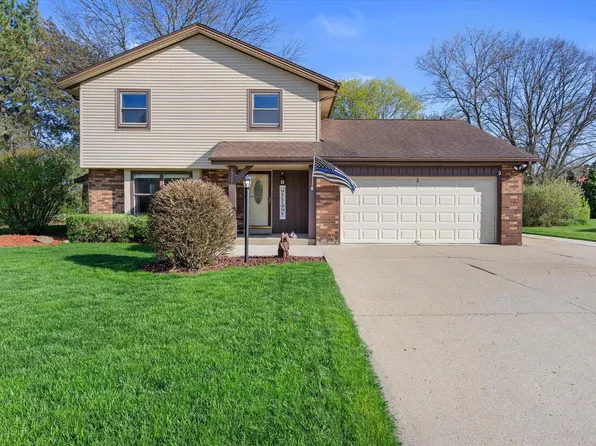 15255 W Glenora COURT, New Berlin, WI 53151