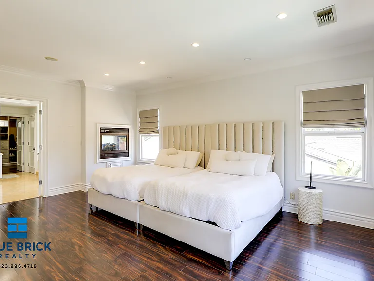5230 Teesdale Ave — Photo 32