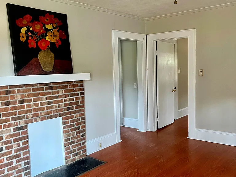 1014 Jeffreys Ct — Photo 2
