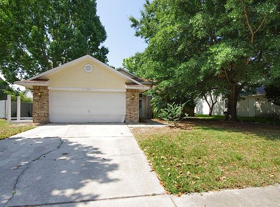 5th image of 309 Silver Pine Dr