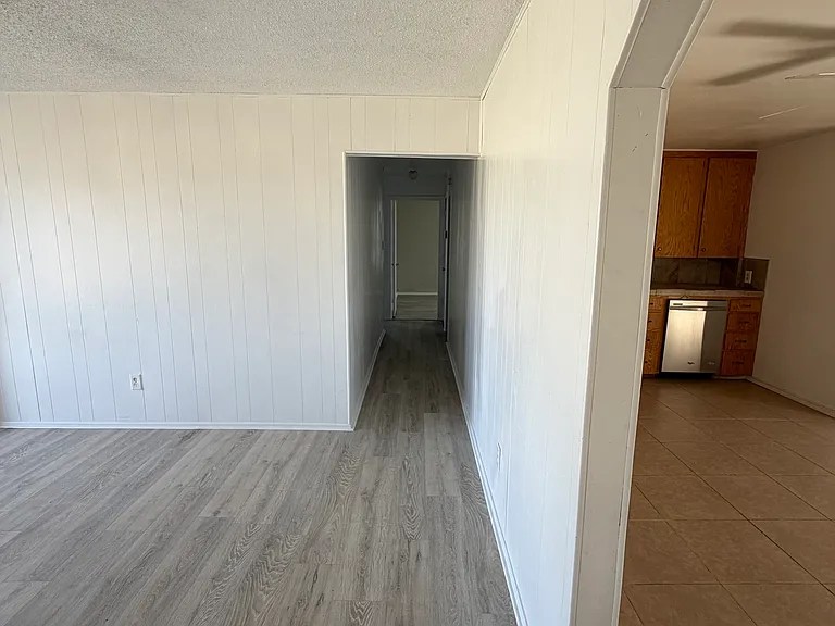 1008 N Avenue J — Photo 9