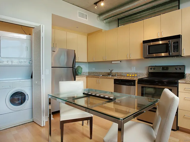 1080 Park Blvd #809 — Photo 11